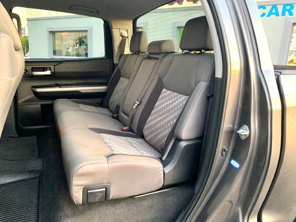 2014 Toyota Tundra Image 9