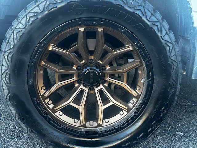 2017 Nissan Titan Image 9