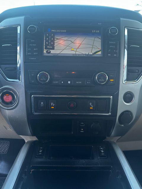 2017 Nissan Titan Image 13