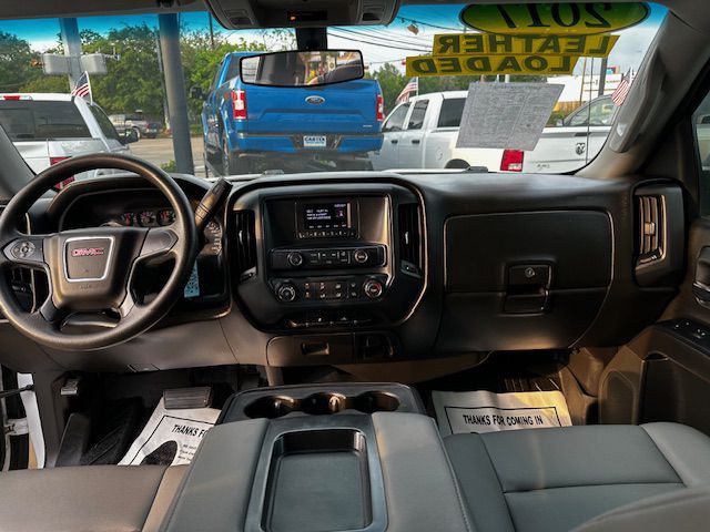 2017 GMC Sierra Image 11