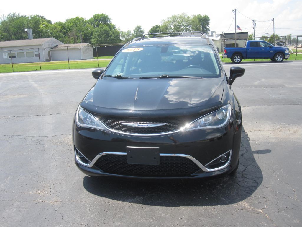 2018 Chrysler Pacifica Image 10