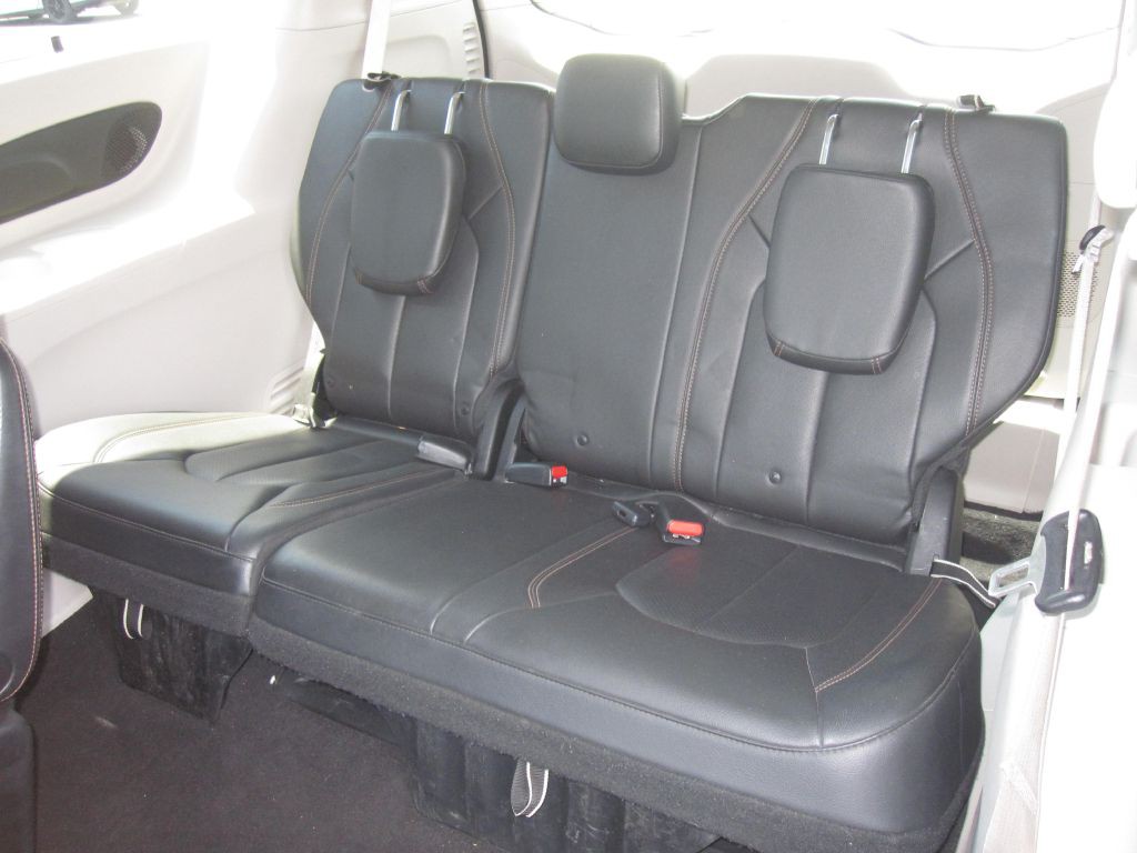 2018 Chrysler Pacifica Image 14