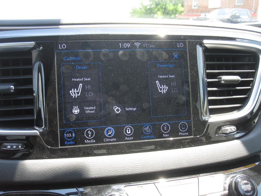 2018 Chrysler Pacifica Image 22