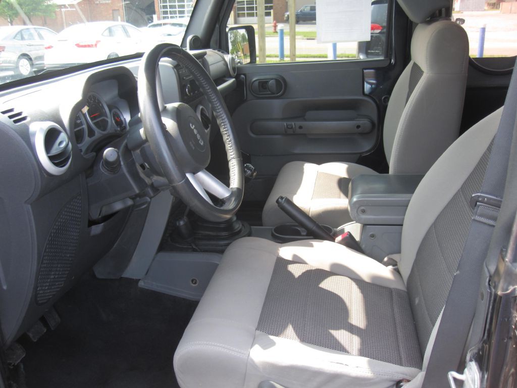 2010 Jeep Wrangler Image 8
