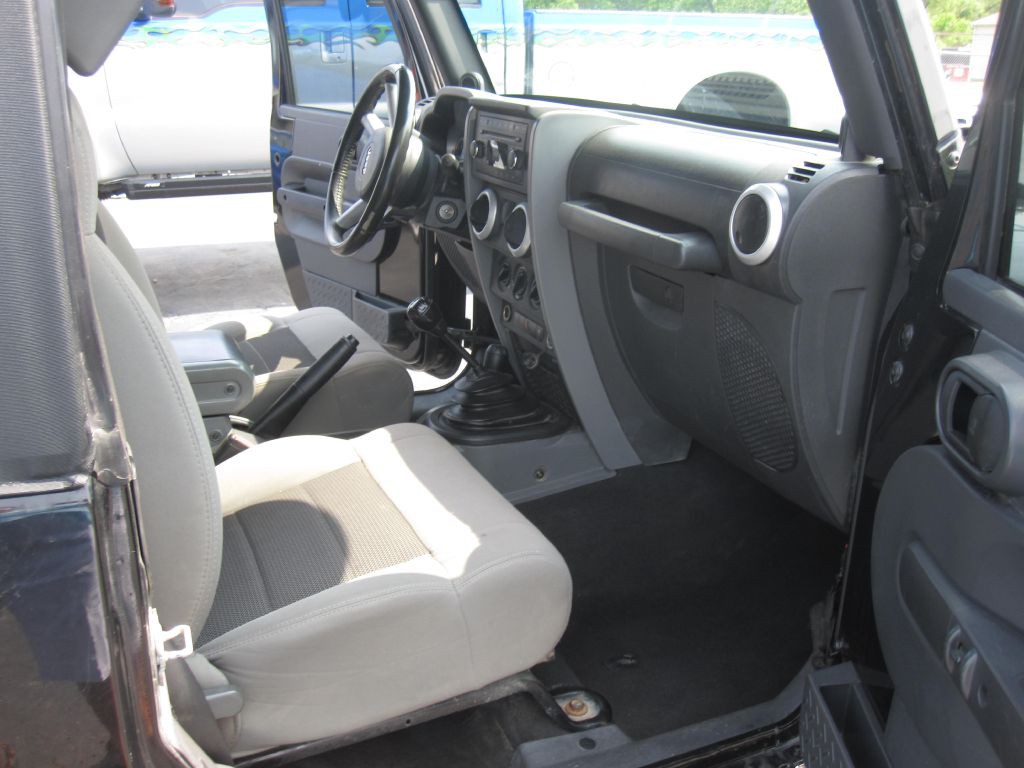 2010 Jeep Wrangler Image 10