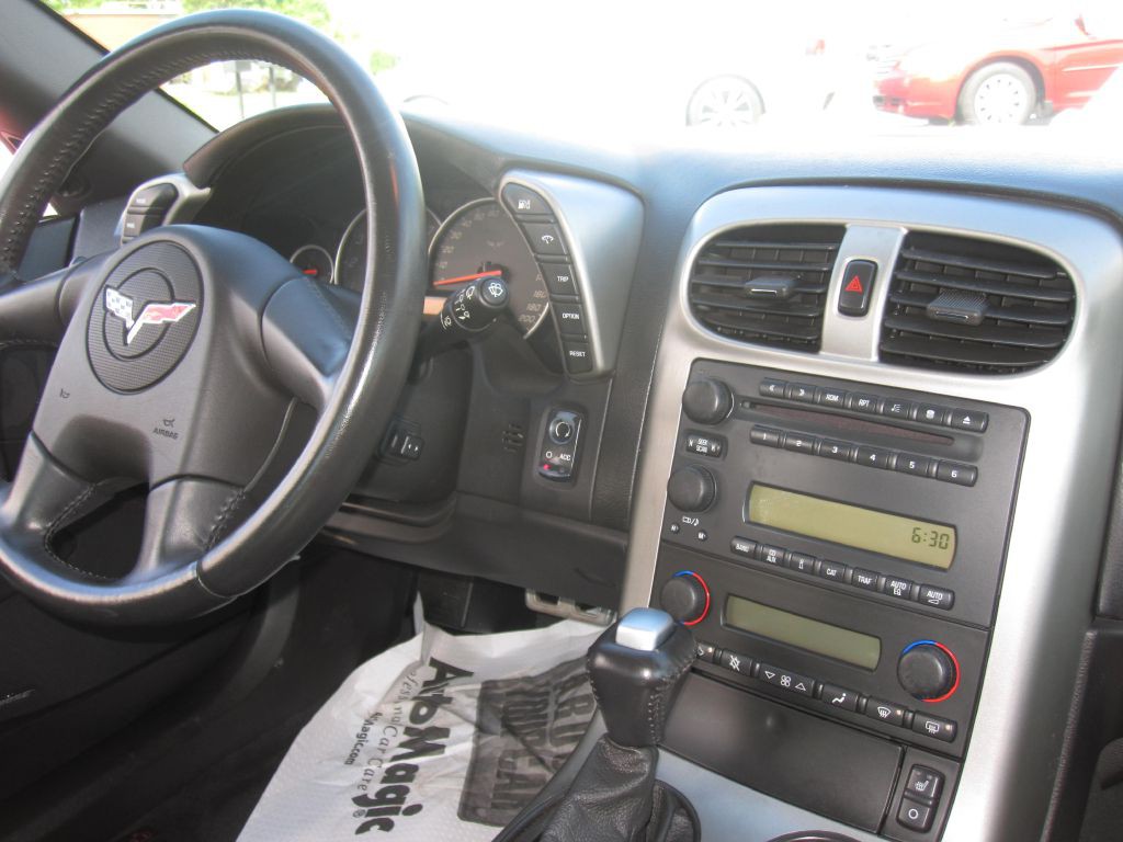 2005 Chevrolet Corvette Image 16