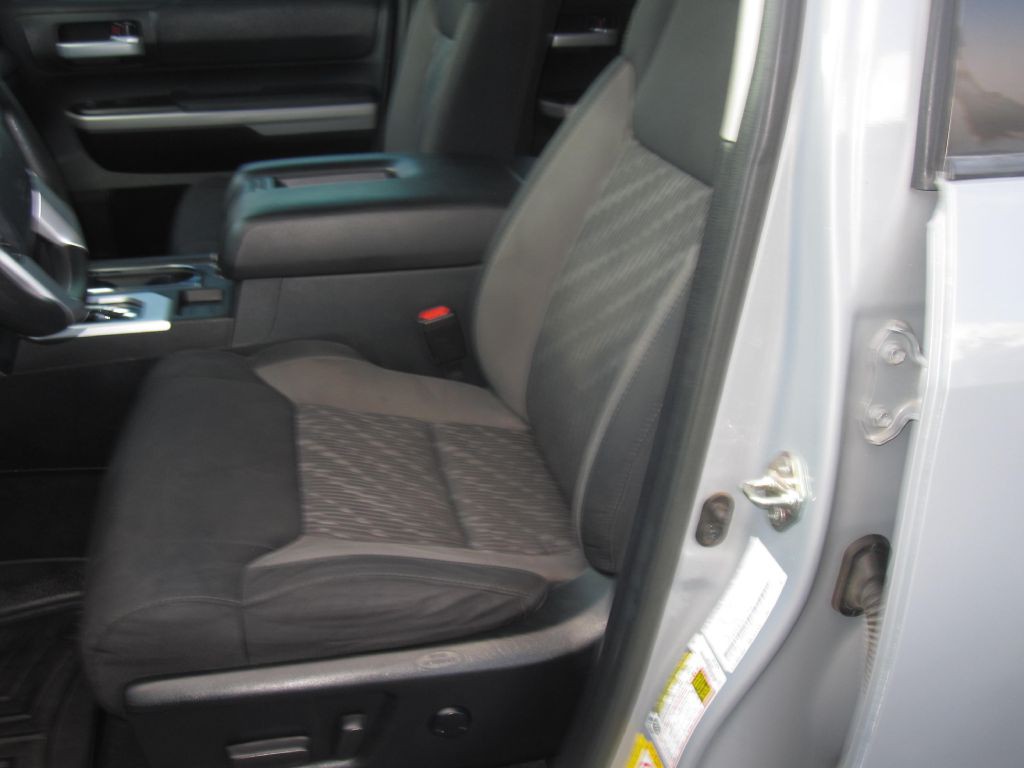 2019 Toyota Tundra Image 10
