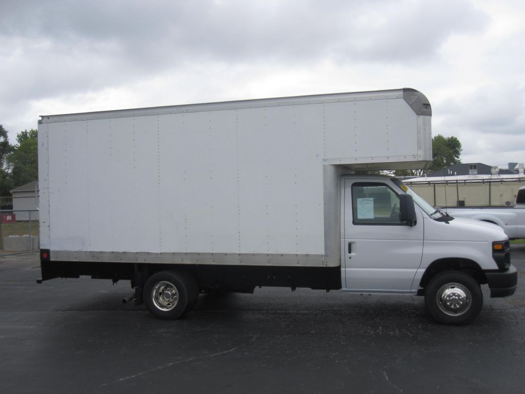 2015 Ford Econoline Image 4