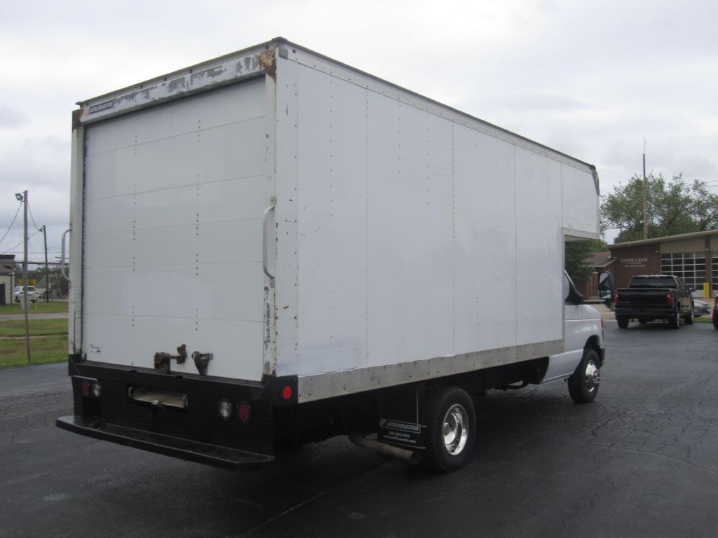 2015 Ford Econoline Image 5