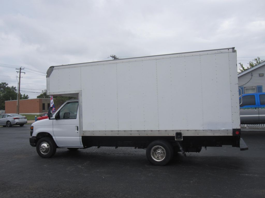 2015 Ford Econoline Image 8