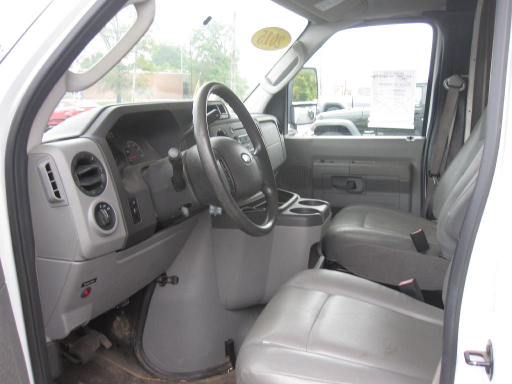 2015 Ford Econoline Image 9