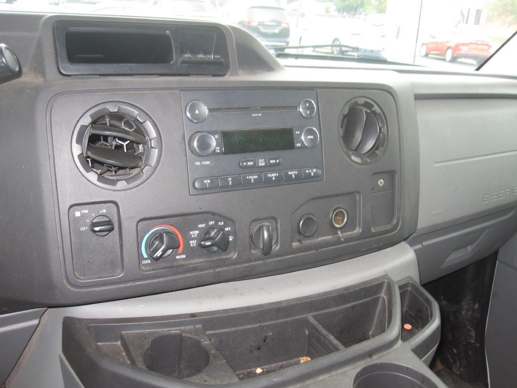 2015 Ford Econoline Image 12