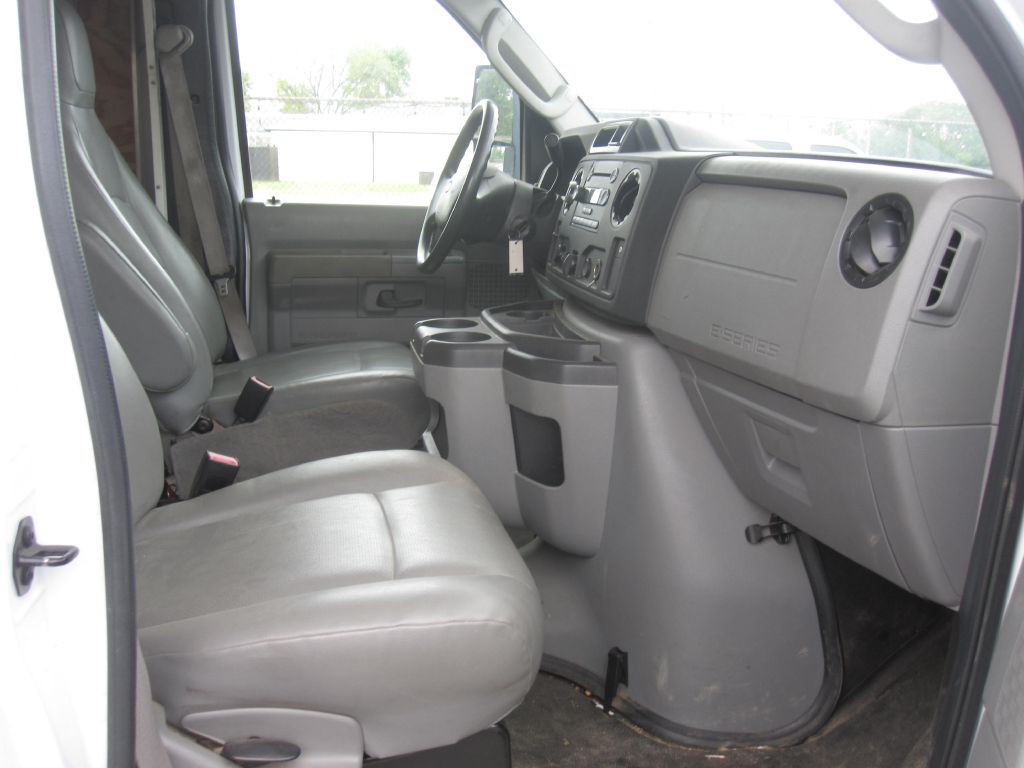 2015 Ford Econoline Image 13