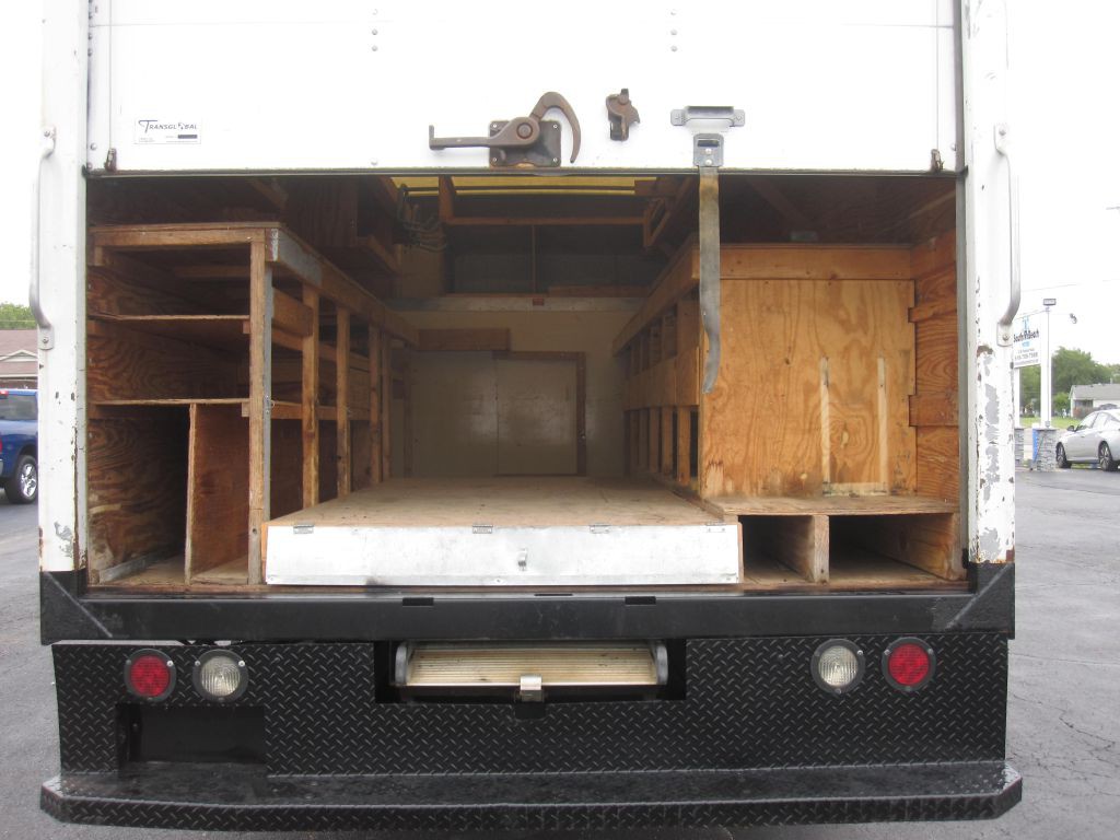 2015 Ford Econoline Image 16