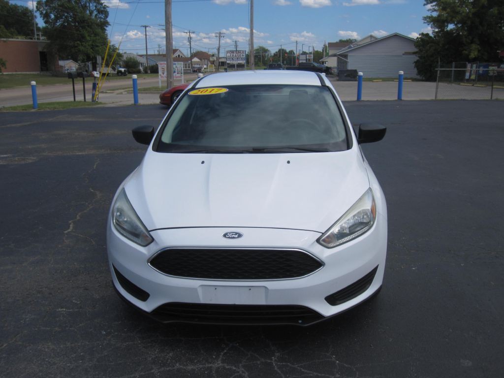 2017 Ford Focus Image 2
