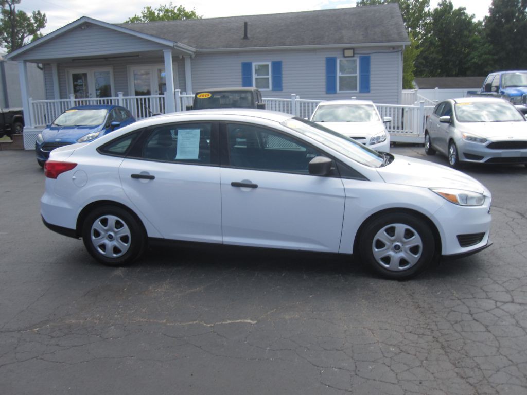 2017 Ford Focus Image 4