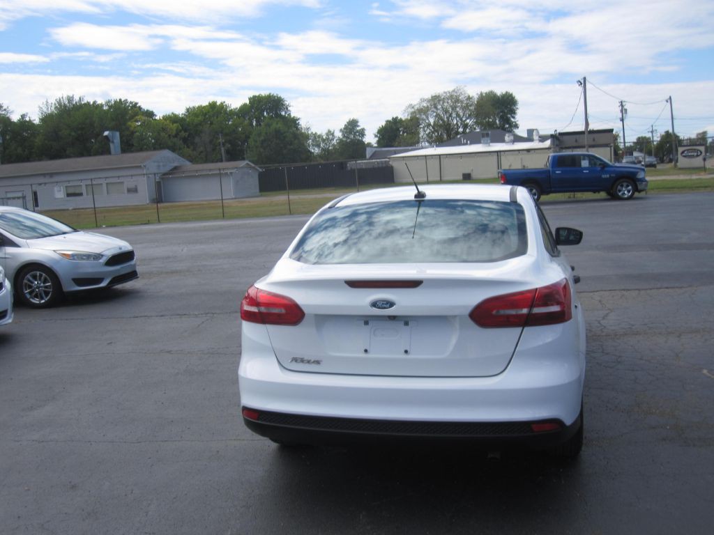 2017 Ford Focus Image 7