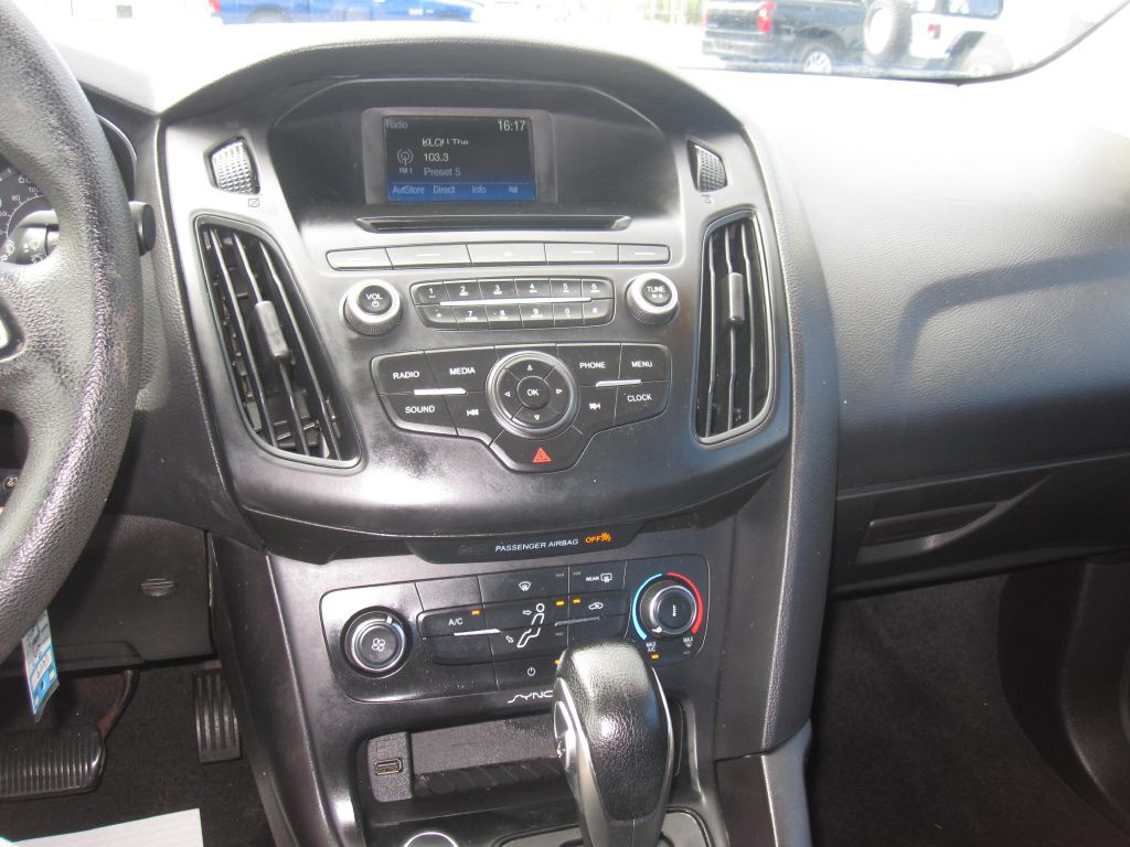 2017 Ford Focus Image 14