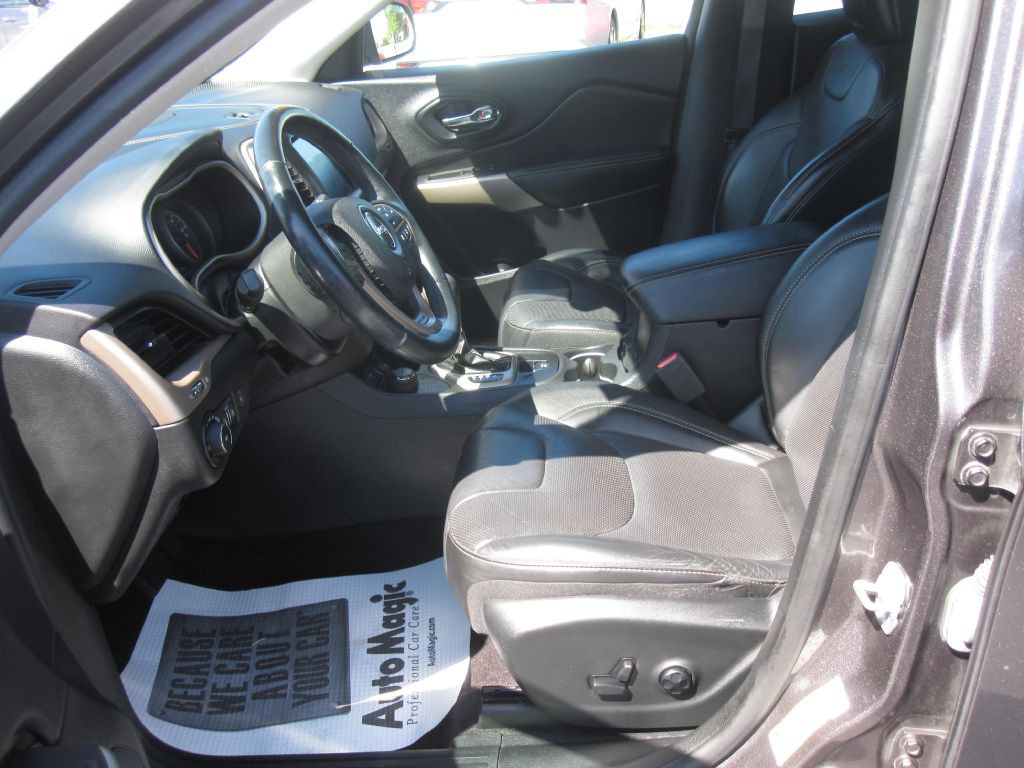 2018 Jeep Cherokee Image 12