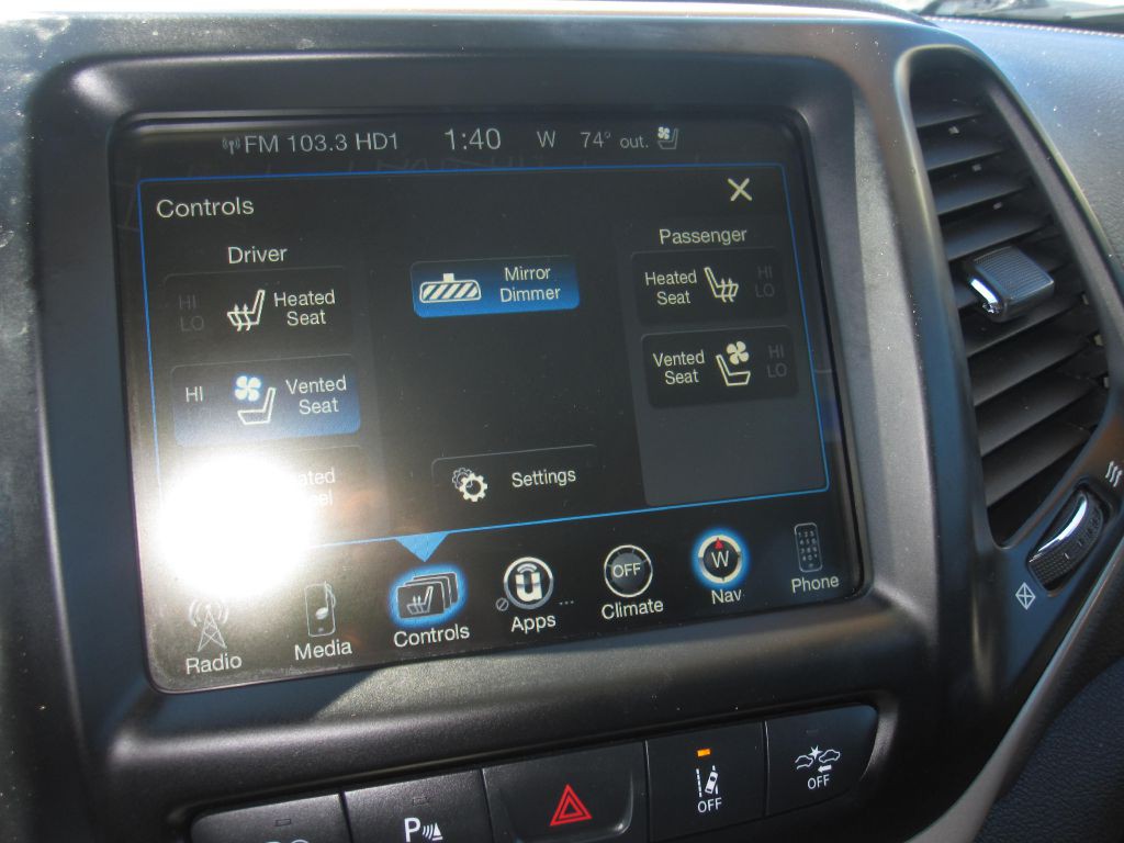 2018 Jeep Cherokee Image 23