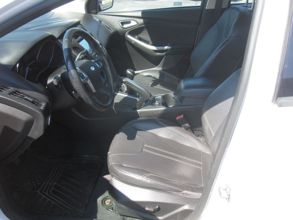 2013 Ford Focus Image 9