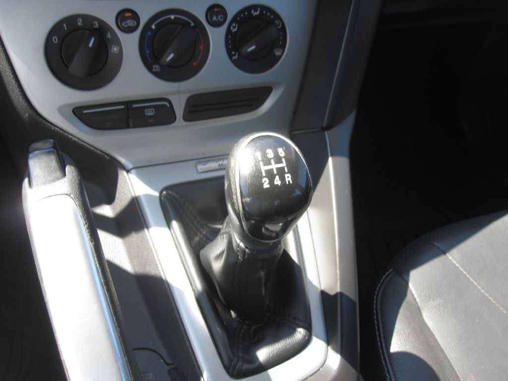 2013 Ford Focus Image 16