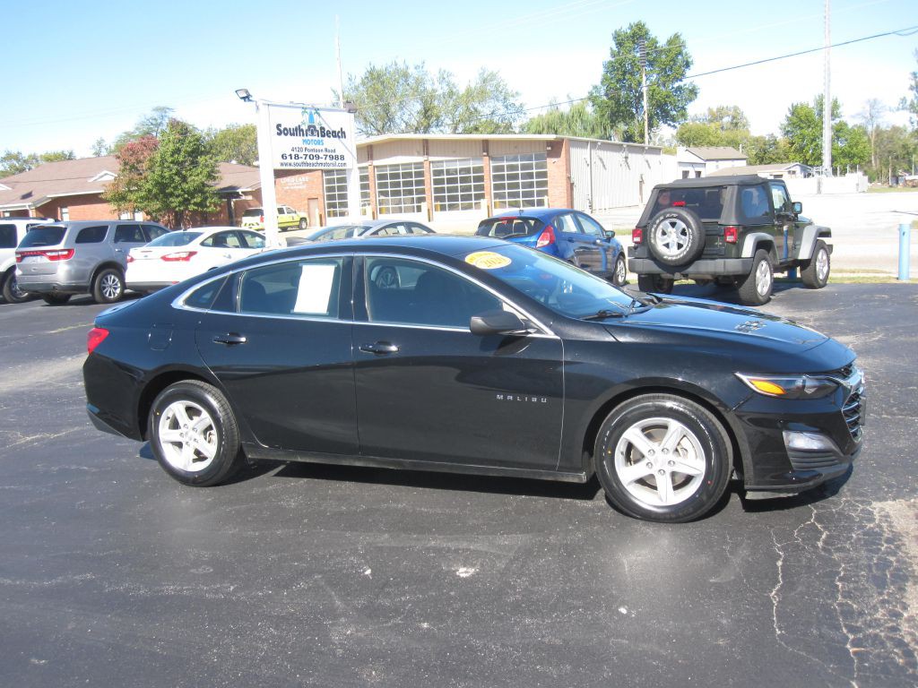 2020 Chevrolet Malibu Image 2