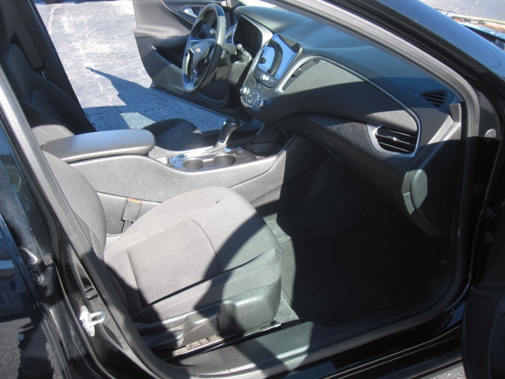 2020 Chevrolet Malibu Image 12