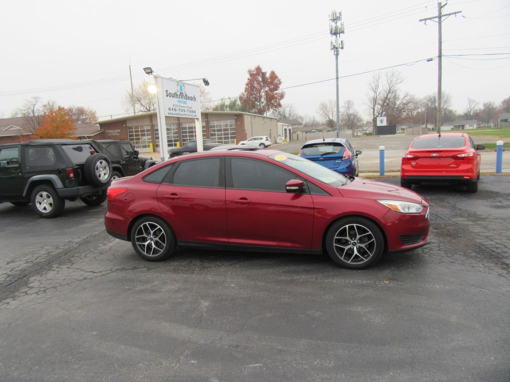 2016 Ford Focus Image 2