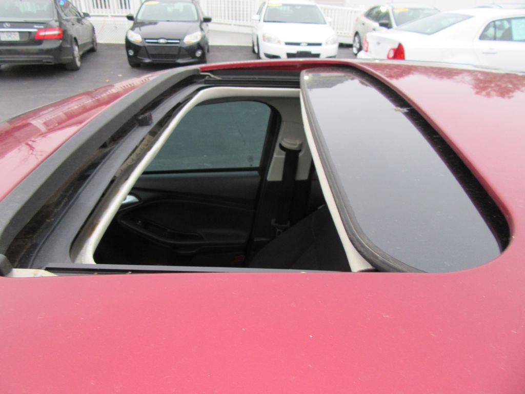 2016 Ford Focus Image 9