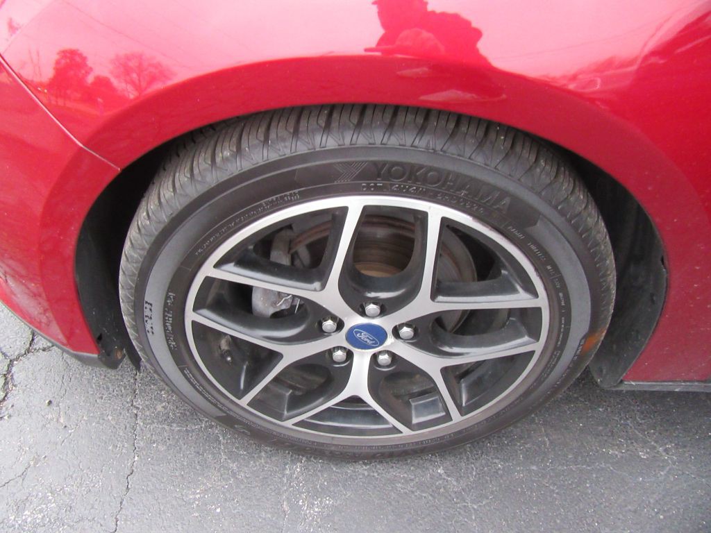 2016 Ford Focus Image 12