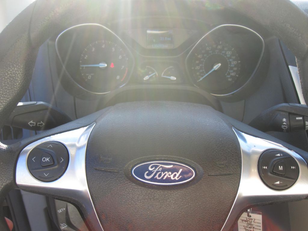 2012 Ford Focus Image 12