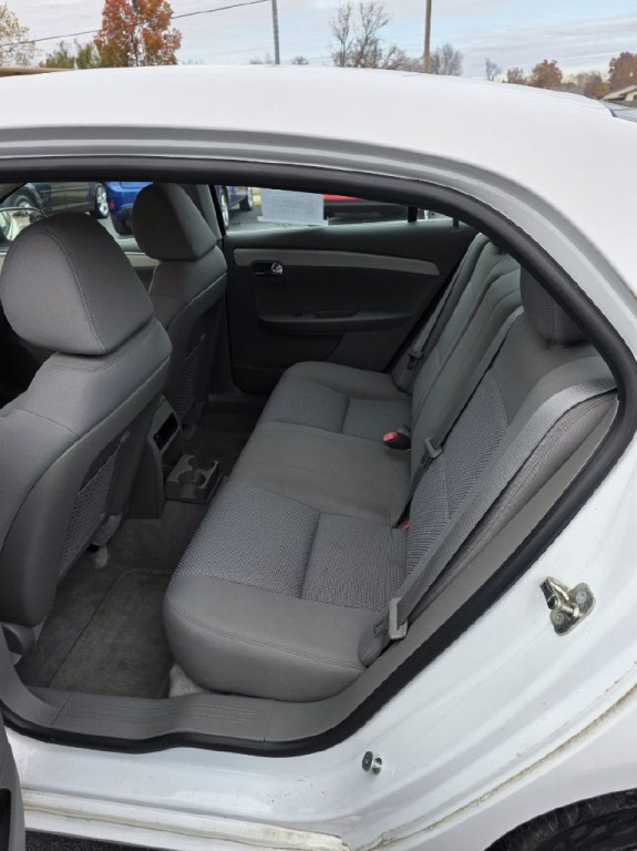 2012 Chevrolet Malibu Image 10