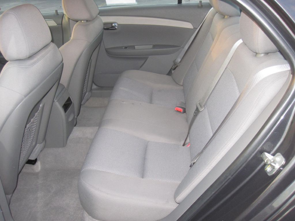 2012 Chevrolet Malibu Image 9