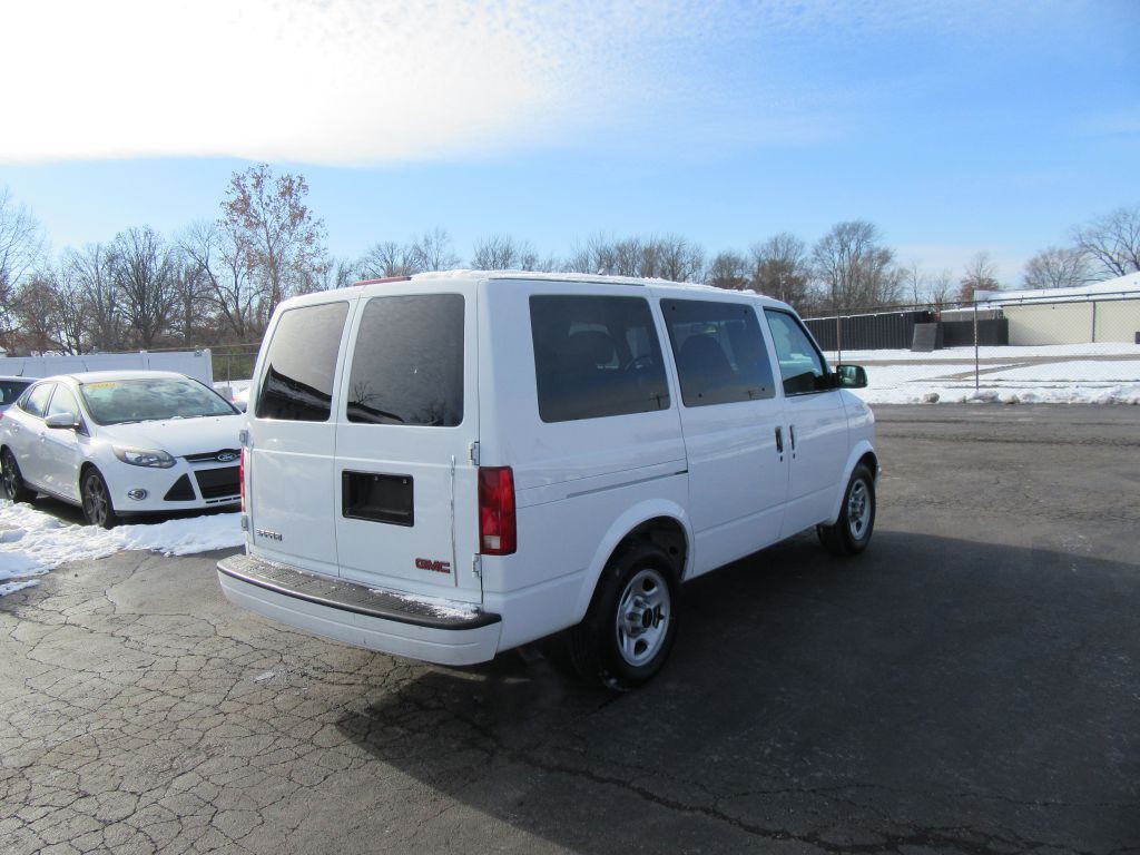 2003 GMC Safari Image 5