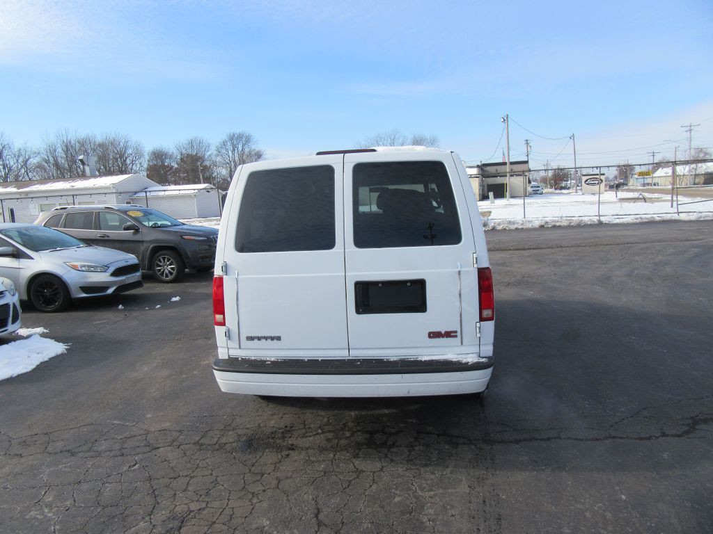 2003 GMC Safari Image 6