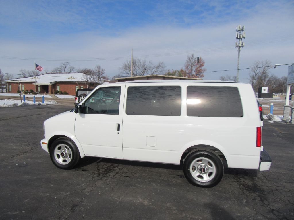 2003 GMC Safari Image 8