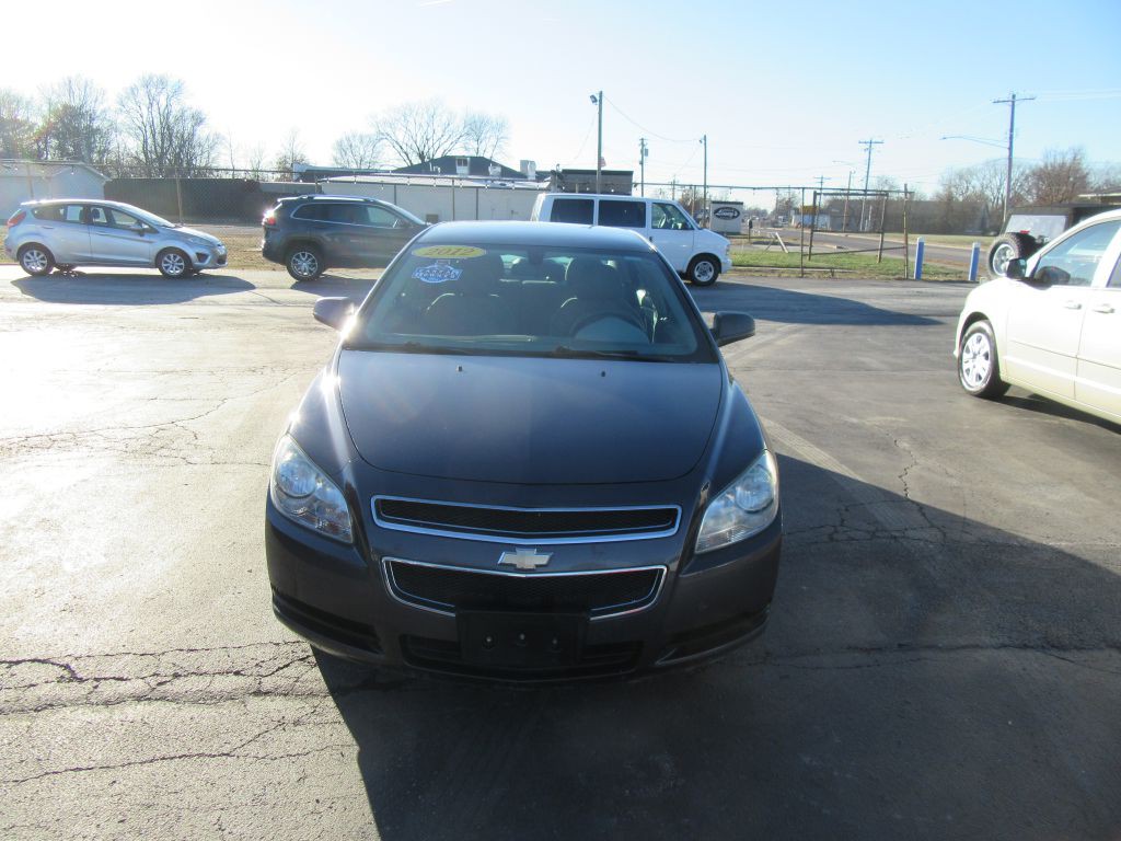 2012 Chevrolet Malibu Image 2