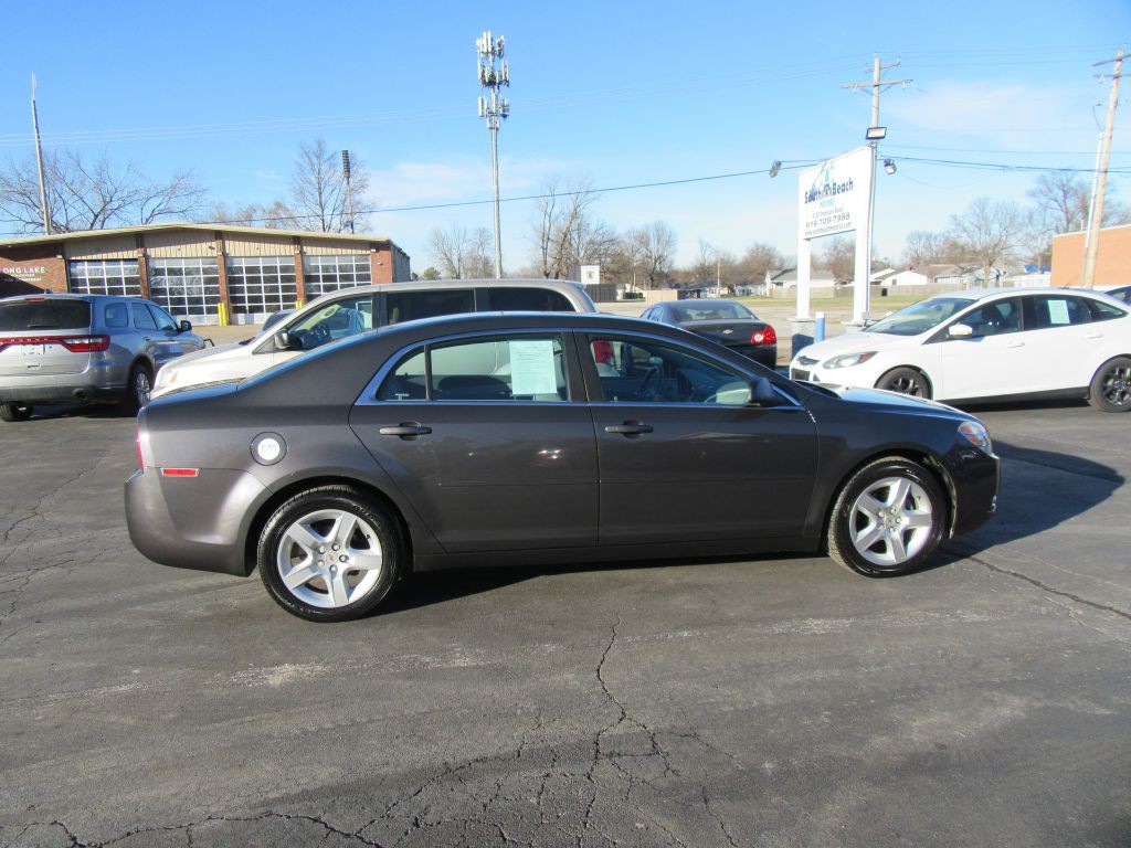2012 Chevrolet Malibu Image 4
