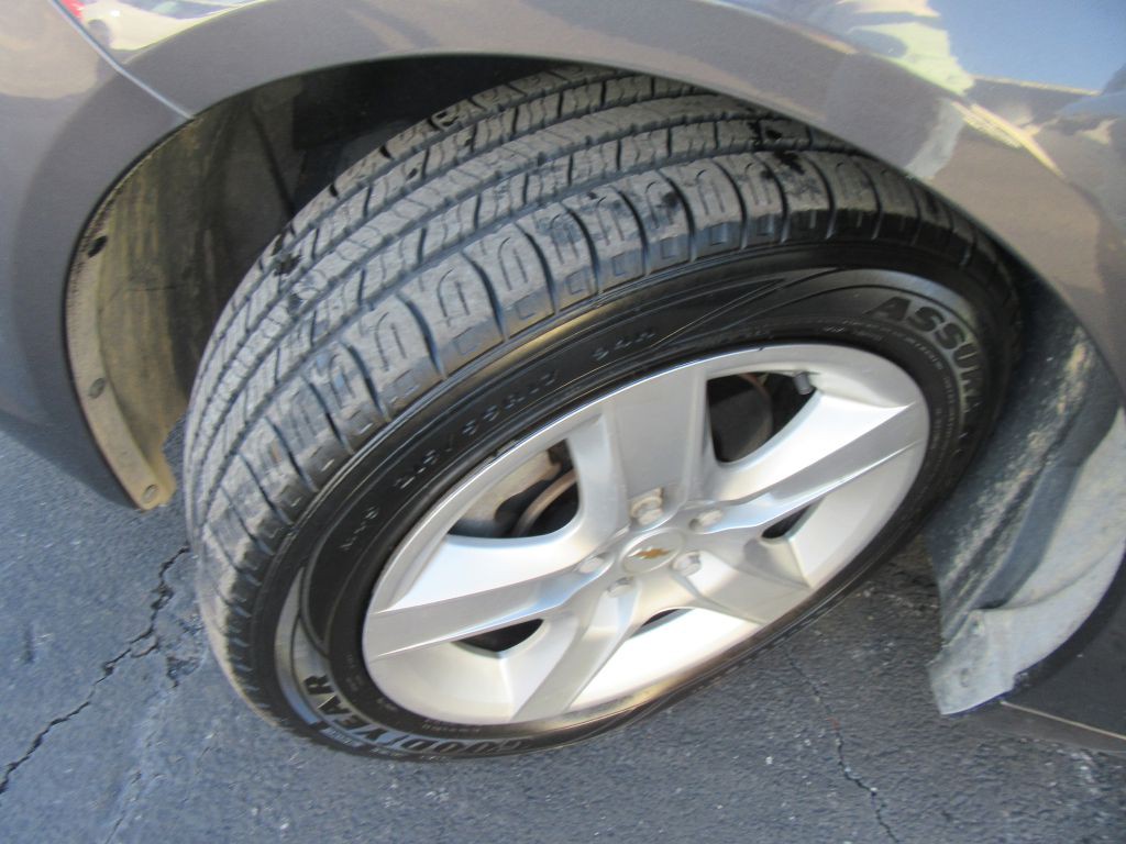 2012 Chevrolet Malibu Image 9