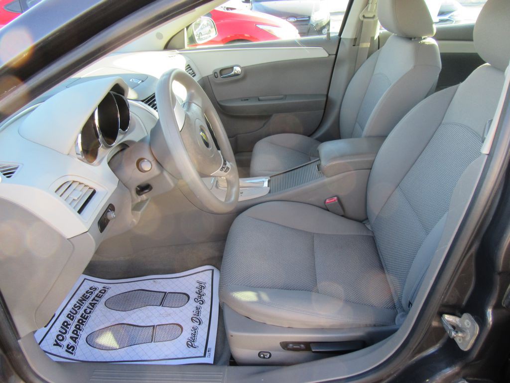 2012 Chevrolet Malibu Image 10