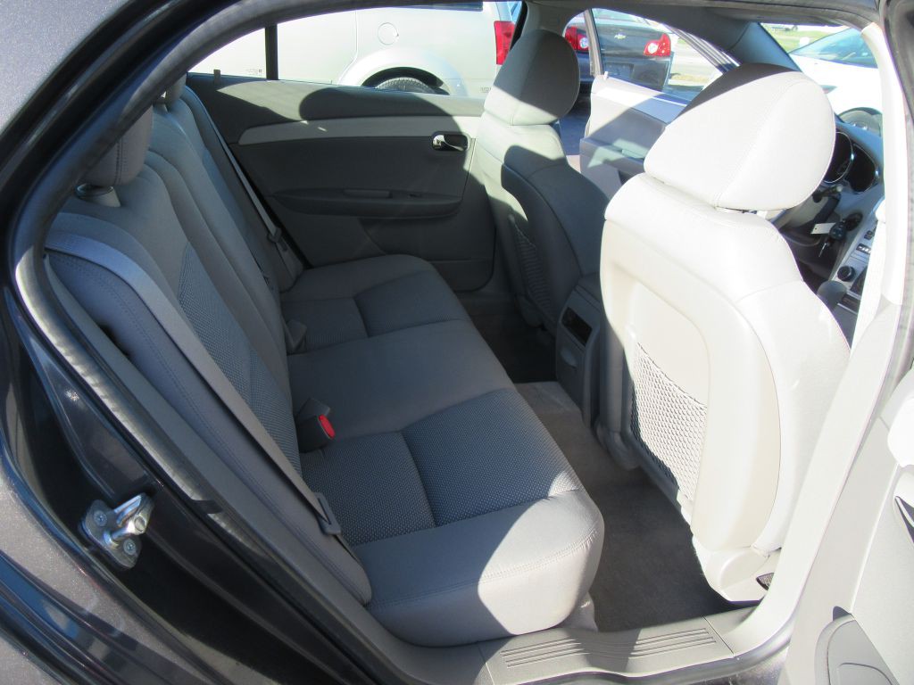 2012 Chevrolet Malibu Image 12