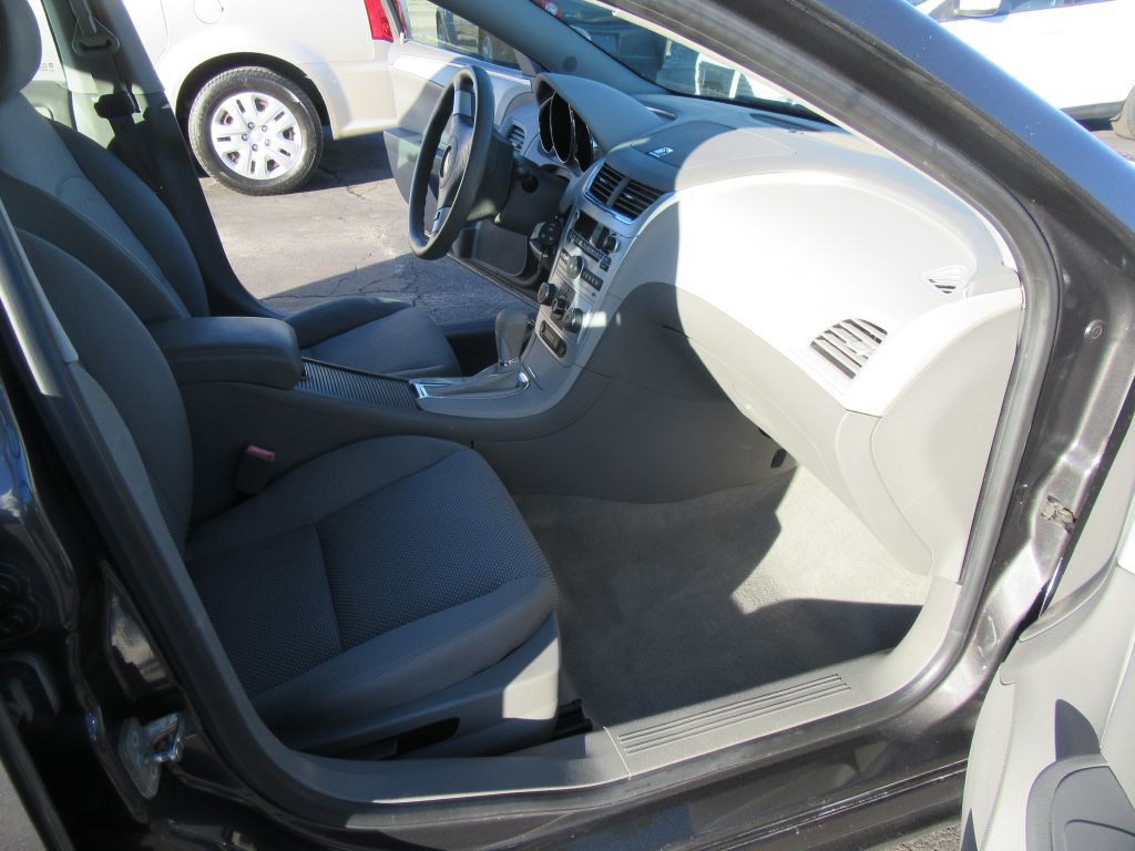2012 Chevrolet Malibu Image 13