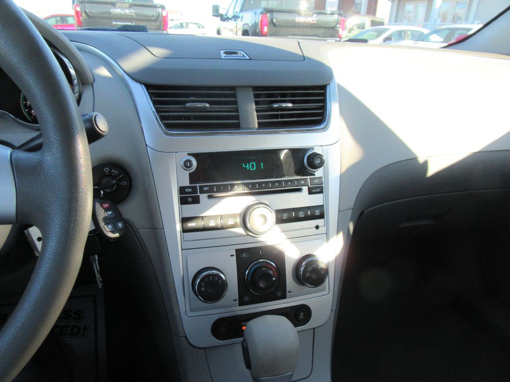 2012 Chevrolet Malibu Image 16