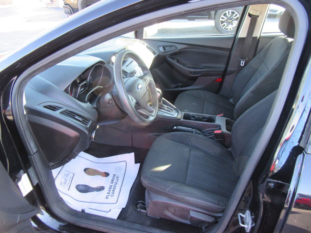 2016 Ford Focus Image 10