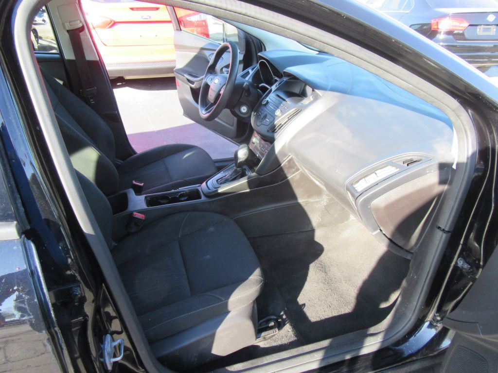 2016 Ford Focus Image 13