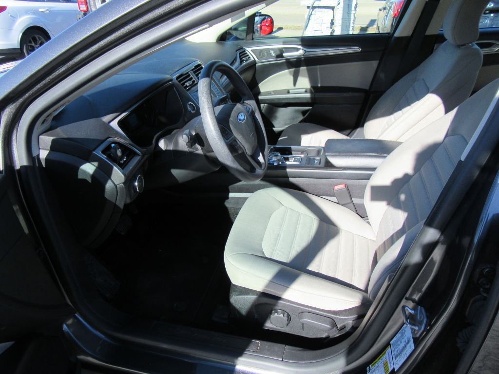 2018 Ford Fusion Image 9