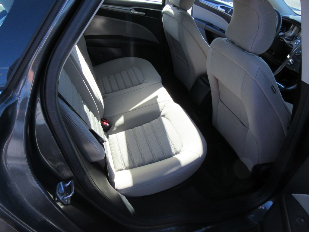 2018 Ford Fusion Image 11