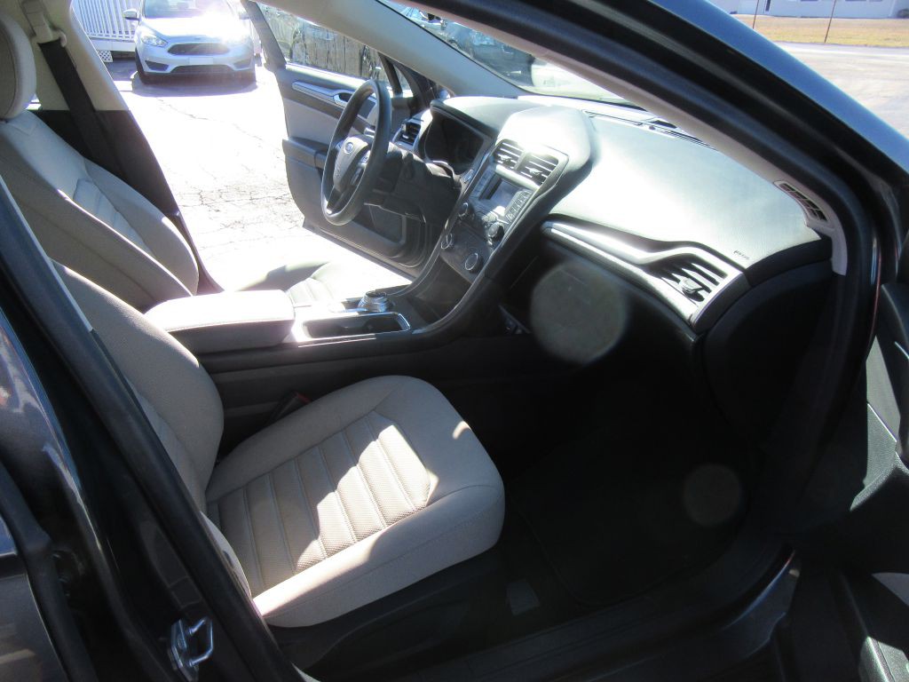 2018 Ford Fusion Image 12