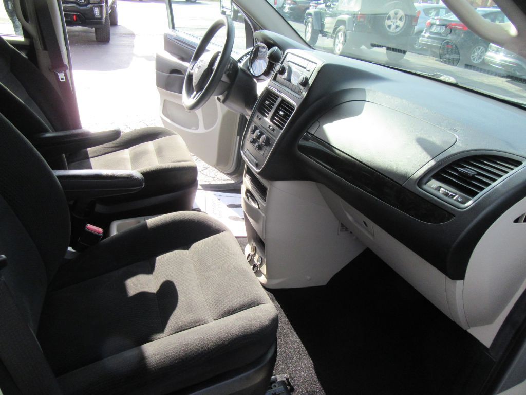 2016 Dodge Grand Caravan Image 14